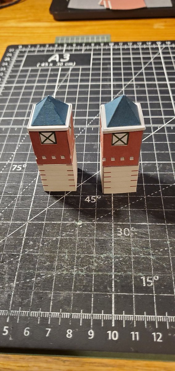 Made these two towers for paper Camden Yards 2 while watching the Mariner's not score runs. I'm not exactly sure what these towers are for at Camden, they don't appear to be entrances to me.