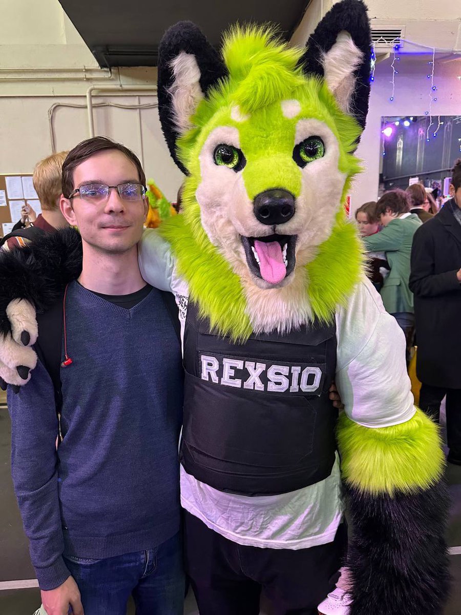 uvarov_max's tweet photo. A few photos from the festival

📸: @SpikeTopDog 

#furry #furryfandom #furryfest #furryfriends #FursuitFriday #fursuit #fursuiting https://t.co/qvBVFOmkff