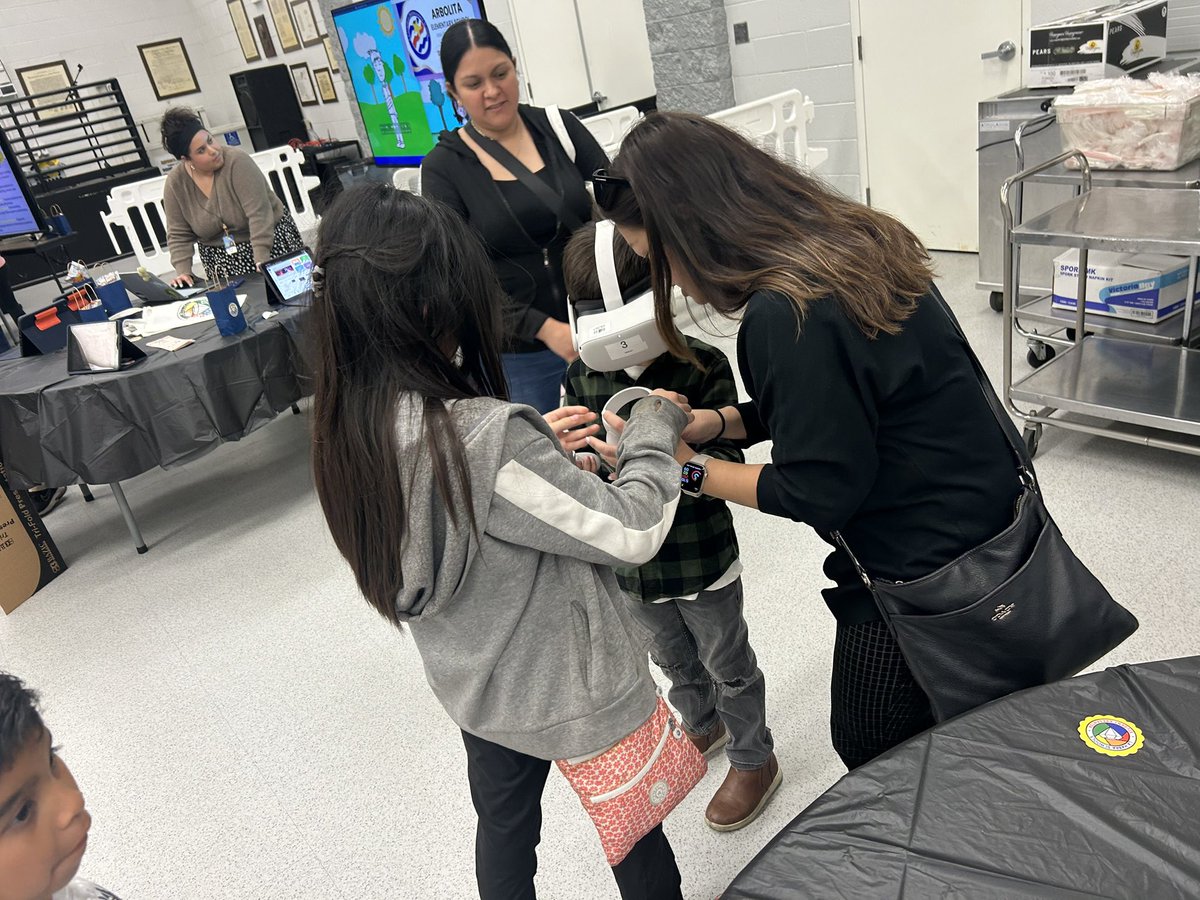 Dr. Carlos (@drcarloslhcsd) on Twitter photo #LHCSD- Student Showcase today was amazing! Thank you to all our Students, Staff, and Families who attended. <a href="/LHSchools/">La Habra Schools</a> #LHCSD- Student Showcase today was amazing! Thank you to all our Students, Staff, and Families who attended. <a href="/LHSchools/">La Habra Schools</a>