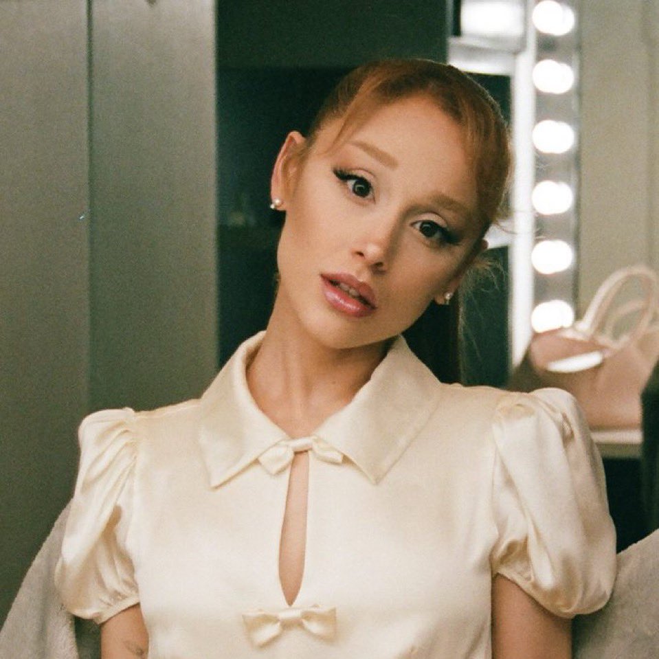 ArianaToday's tweet image. ☼