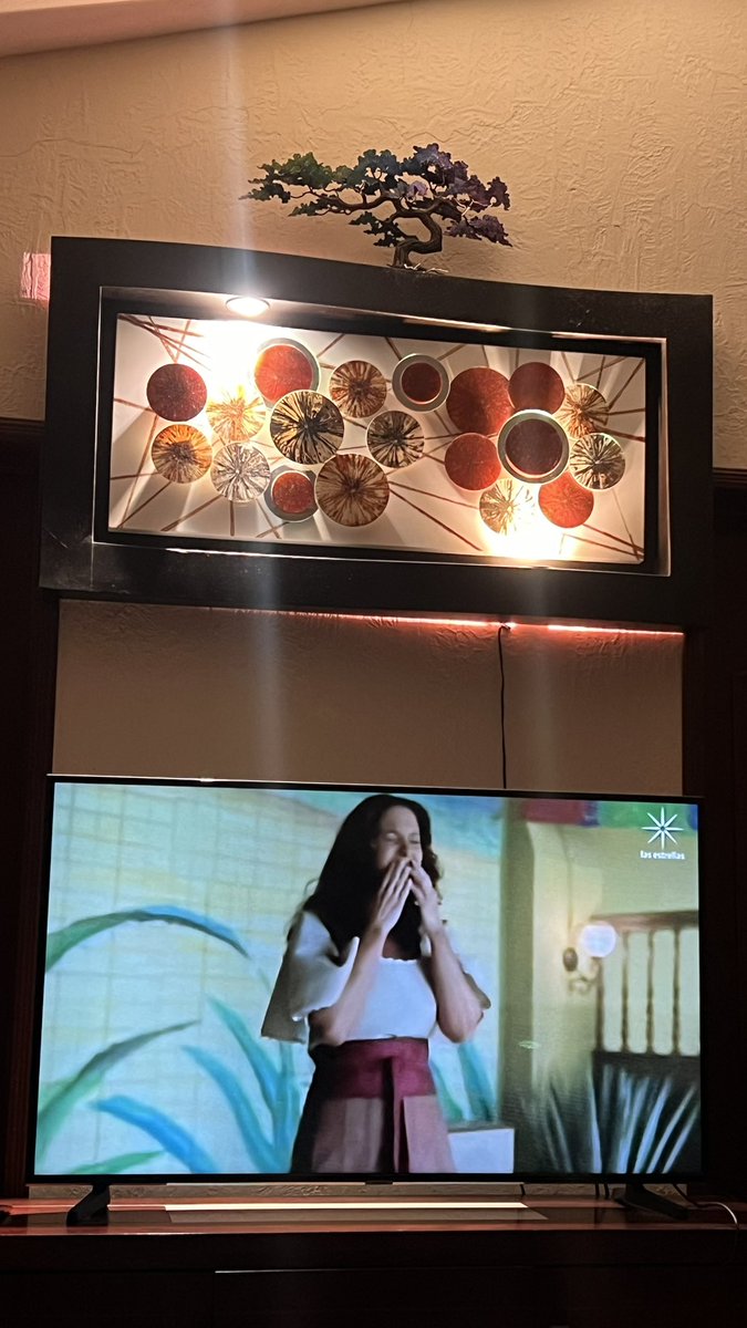 No estoy soportando tanto otra vez! 🥹😭 <a href="/LuceroMexico/">Lucero</a> eres lo máximooo! viva #ElGallo #ElGalloDeOro 
LUCERO ES LA CAPONERA y es la MEJOR! 🌟