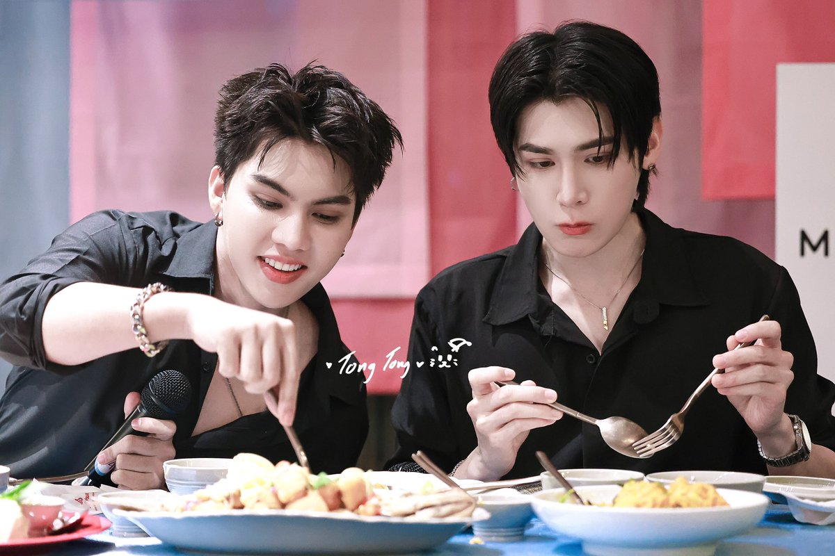 Tong_DongDong's tweet photo. Looking forward to your handsome appearance today💫 Charming close twins couple?🌝
ซัพพอร์ทเสมอ สู้ๆนา🫶🏻
@fort_fts @peatwasu
#FortFTS #Peatwasu
#ComeFortZon #CaptainPeat
#FortPeat #BabyFeat
FORTPEAT MAGICSNACK
#MagicSnackPartyWithFP https://t.co/B6X996xq23