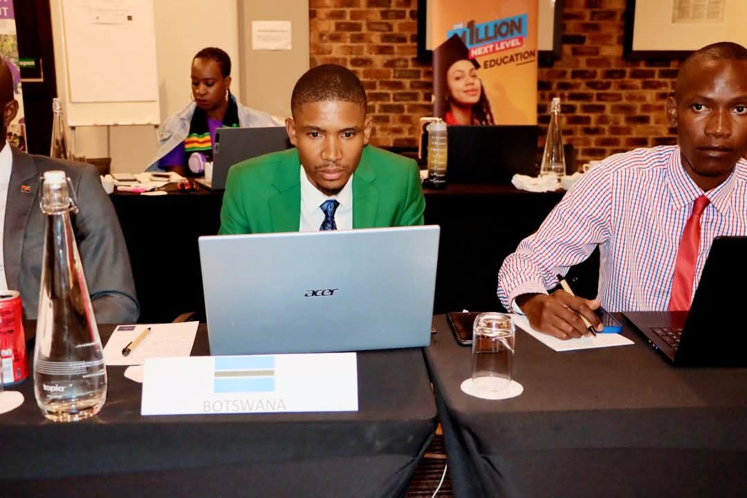 SAYoF_Official's tweet photo. 🔑 Top Takeaways from Mr. Kurasha’s Keynote:

1️⃣ Ownership, Not Just Inclusion – Youth must lead development, not just participate.
2️⃣ SADC PF’s Commitment – From Youth Caucuses to the SADC Youth Academy, structures are in place.
3️⃣ Action Now – "Move beyond speeches into systemic change."

#SouthernAfricaYouthParliament