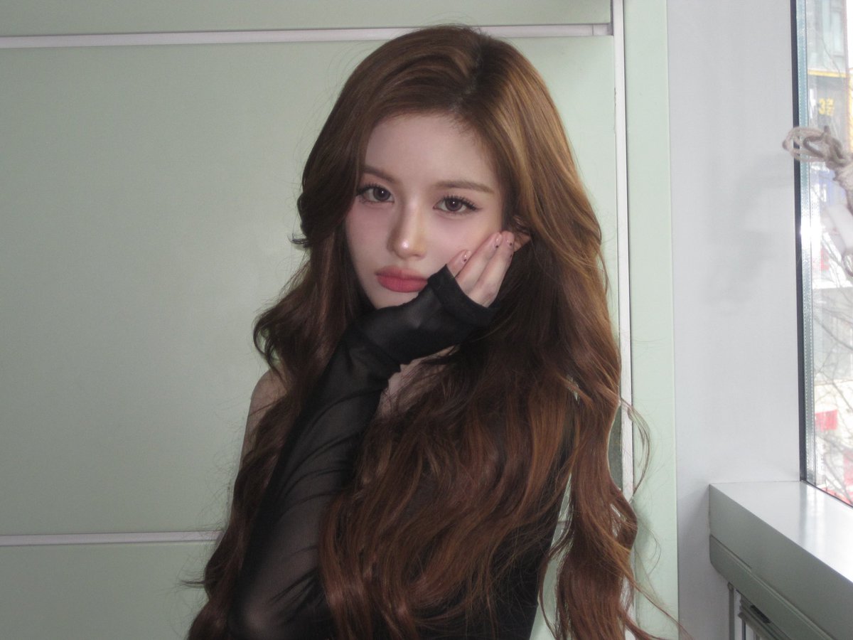 suzy tweet media