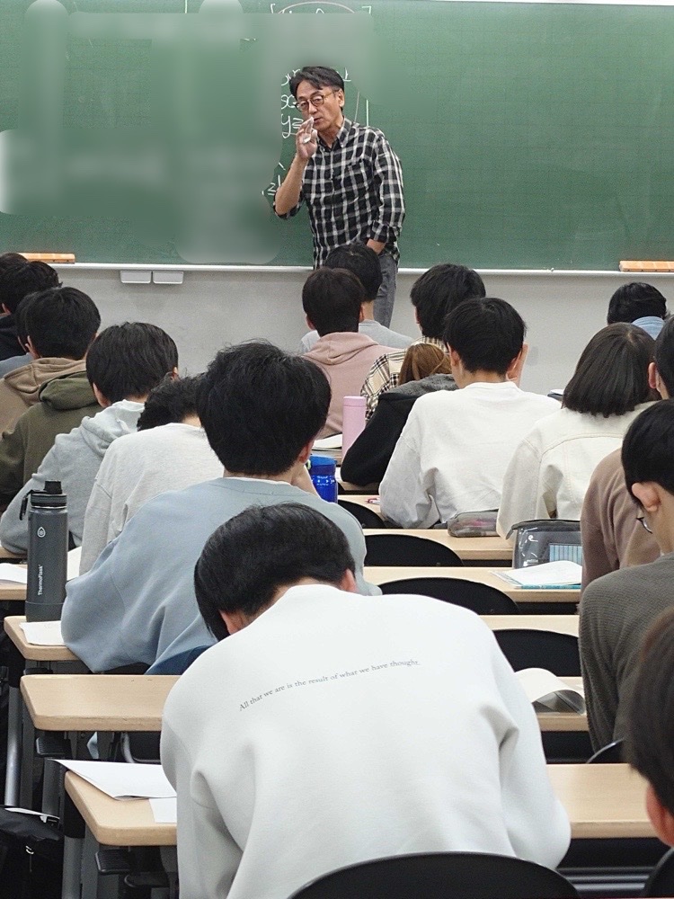 【東進】『新ハイレベル生物　飯田高明先生　第1講授業ノート』　　元河合塾講師 東進 講師紹介 - 生物 - 飯田 高明先生 - YouTube