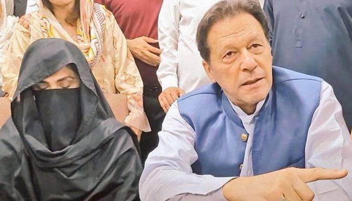 یاد دہانی 🚨

عمران خان نے کہی بار کہا کہ بشری بی بی میری طاقت ہے اور یہی وجہ ہے کہ بشری بی بی کو دوبارہ گرفتار کیا گیا۔ بدقسمتی سے اس وقت پارٹی اور سوشل میڈیا پر بشری بی بی کی سپورٹ میں بہت کم لوگ آواز اٹھا رہے ہیں۔
سب بشری بی بی کی آواز بنیں