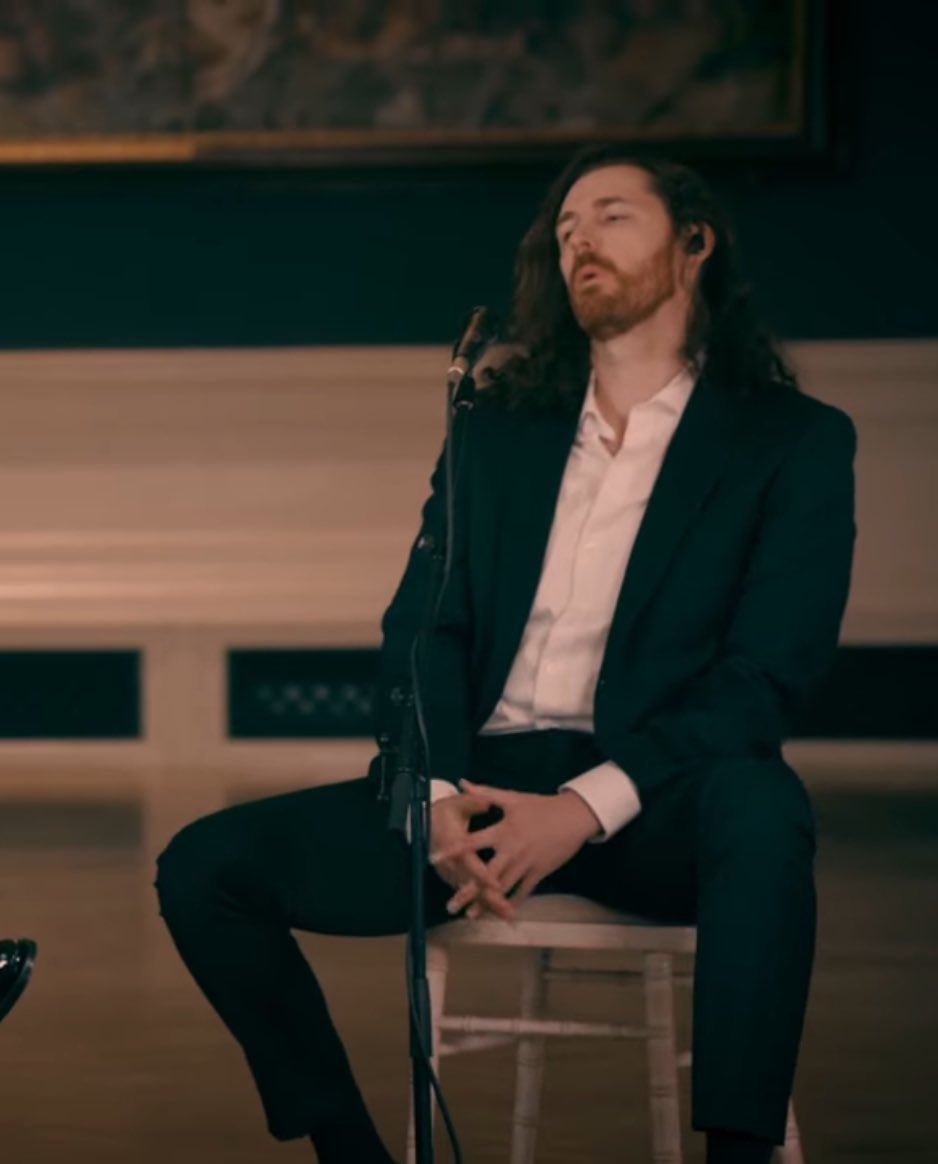 everyone log out i need a minute alone