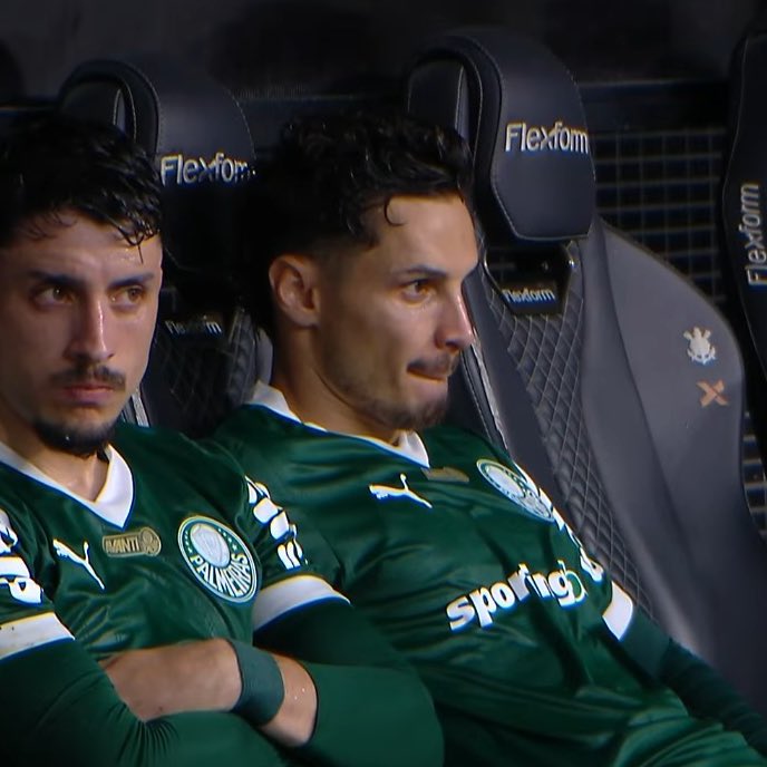 _sccpnews's tweet photo. ⚫️⚪️ | Raphael Veiga, que cobrou e perdeu o pênalti do Palmeiras no Derby, sobre ser vice-campeão paulista para o Corinthians:

“Desde pequeno, eu aprendi a não gostar do Corinthians. Eu mais do que ninguém queria ganhar esse jogo, eu mais do que ninguém queria fazer o gol, eu mais do que ninguém queria ser campeão. Dar mérito para o Hugo, que é um grande goleiro, pegou o pênalti. E é isso…”

📸 | Reprodução