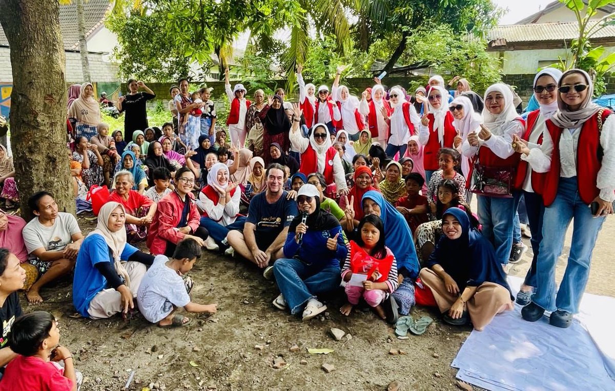 Showing the way on Woman’s Day w/our Harvest Plastic Program in Lombok &amp; over 300kg of clean, uncontaminated plastic from over 100 households, with over 85% recovery rate ….. all via smart, creative ways for societal change.  Totally doable virtually anywhere.  #harvestplastic