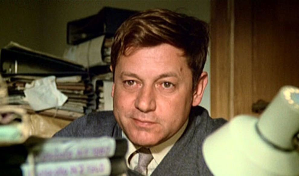 eziocapu's tweet photo. Io il venerdì alle 16,30 #Fantozzi50 https://t.co/RD4KI1OBih