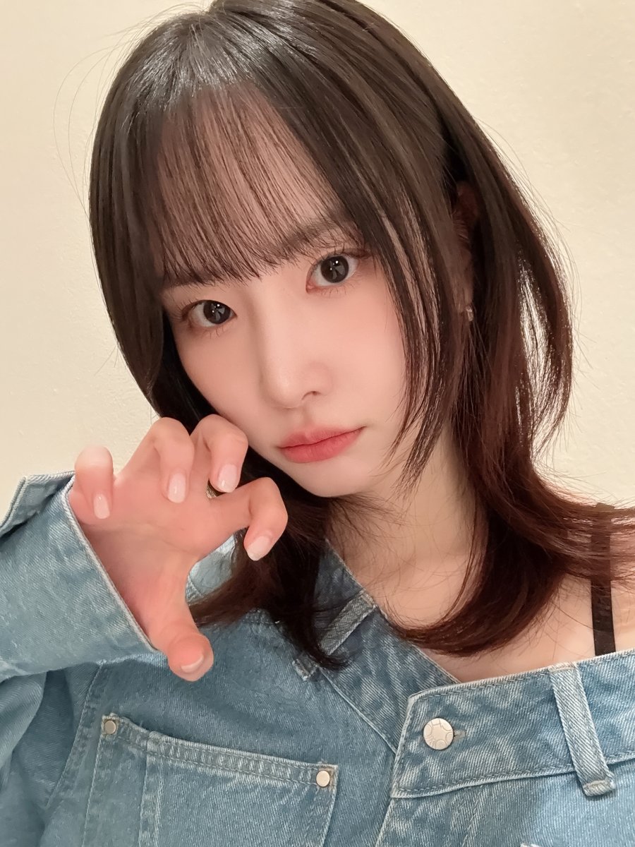 [#설아]

금요일이다! 좀만 더 힘내~🩵

#SEOLA #우주소녀 #WJSN