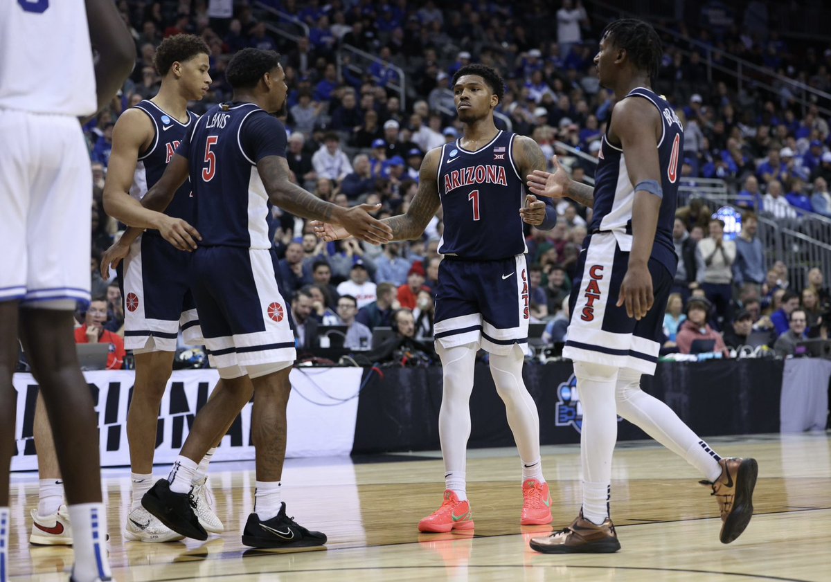 So proud of these young men. Never quit. 
Great basketball players.  
Even better people.  🐻⬇️