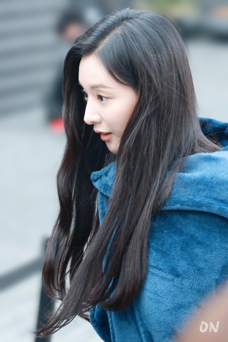 __lilleona's tweet photo. Blue looks good on you boo 🩵 #KimJiwon https://t.co/rXanH4HmMu