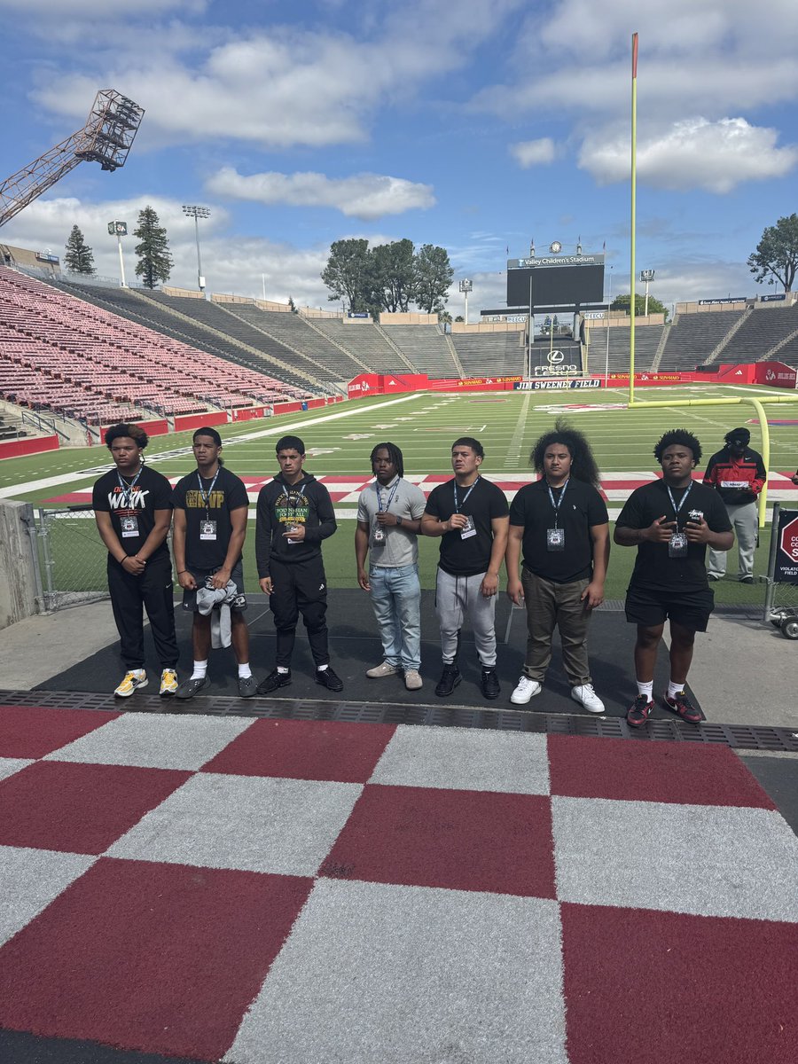 Deonjacksonn's tweet image. Had a great visit @FresnoStateFB with @OTS_Academy. Amazing campus and program very grateful. @lj_early
@BrandonHuffman @GregBiggins @stfrancis_fb