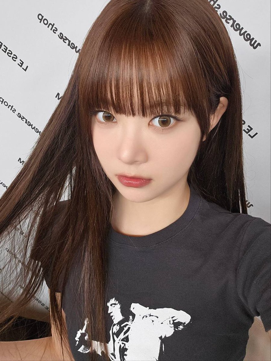 📸 [PHOTO] 250328

LE SSERAFIM Weverse Fansign Event Exclusive Selfie

#르세라핌 #홍은채 #은채 #ウンチェ
#LE_SSERAFIM #HONGEUNCHAE