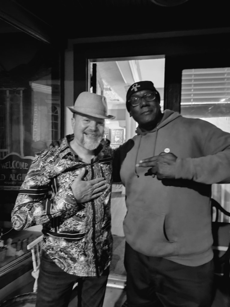 SafetyCreation's tweet image. Me &amp;amp; my friend/yogi/#safefun client Sean Johnson, founder of Wild Lotus Yoga &amp;amp; Wild Lotus Band, 2 nights ago, where we once again did Wild Lotus&apos; BhaktiImmersion yoga training afterparty. He agrees w/me: change tactics toward crime, not argue ideology.

#safefunbycap