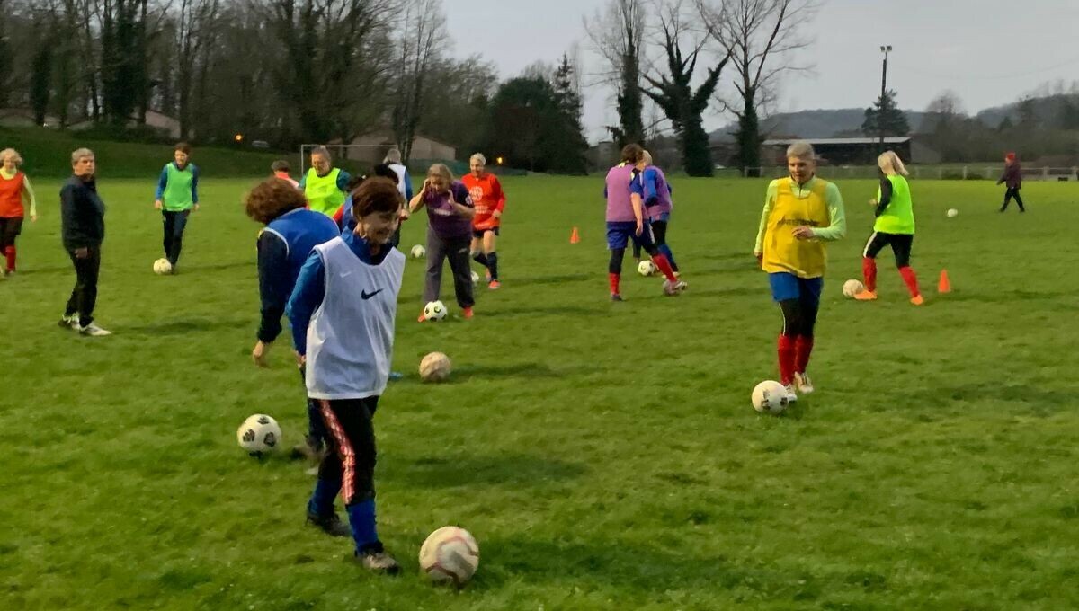 VIDÉO ⚽ - Les Reines du foot de #Dordogne partent pour le mondial des Mamies foot en Afrique du Sud
➡️ l.ici.fr/lXh
