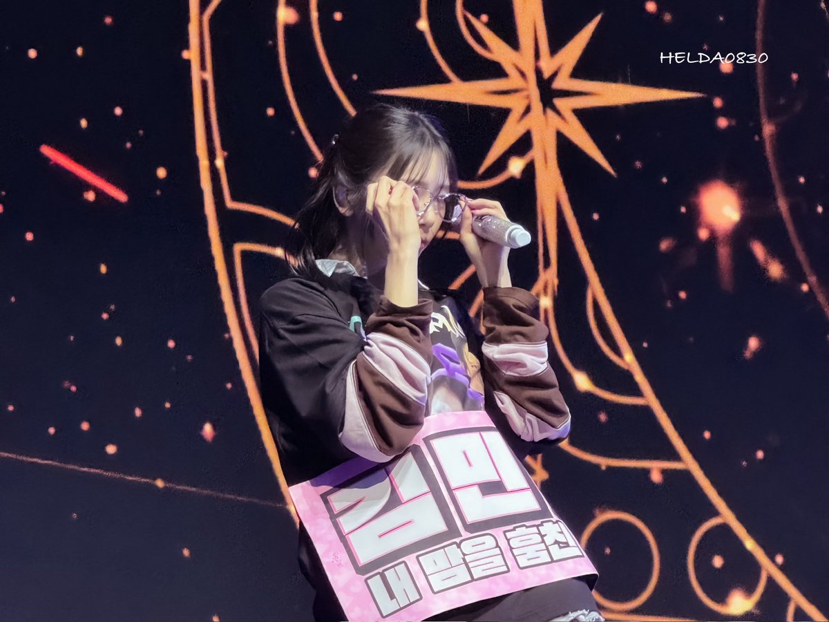 250323

🐰
Four steps of wearing glasses

#드림캐쳐 #DREAMCATCHER 
#JIU #지유
#FinaleOf7Doors
#FinaleOf7Doorsintaipei