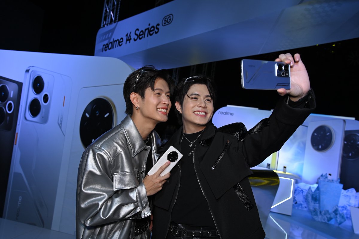 STARSOCIETY_TH's tweet photo. ZOLAR แท็กทีม Turbo4Wds สร้างสีสันสุดประทับใจในงานเปิดตัว “realme 14 5G series”  ร่วมเดบิวต์สมาร์ตโฟน "Performance Dominator" แห่งปี ไปกับอินฟลูเอนเซอร์สุดฮอต นัท-นิสามณี แบบจัดเต็ม
https://t.co/Xj3FwFA5ZB 
#ZOLARxrealme14Series5G 
#ZOLAR 
#Turbotb 
#4Wheelsss 
#Turbo4Wds 
#realme14Series5G 
#realme145G 
#realme14Pro5G 
#ประสิทธิภาพเหนือขีดจำกัด 
#GamingPickrealme145G 
#realmeTH 
#realme