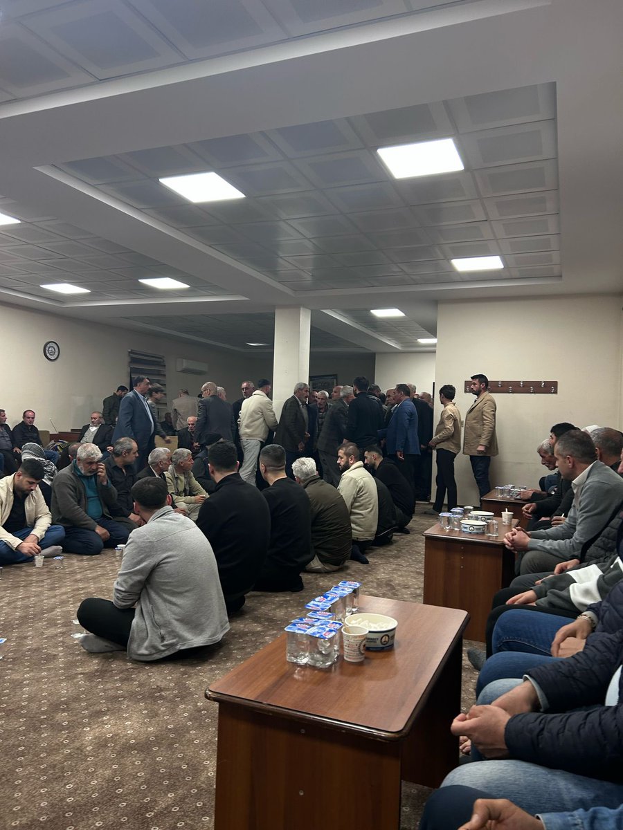 Trafik kazası sonucu vefat eden merhum Veysel Yılmazsoy’un taziyesine katıldık. Merhuma Allah’tan rahmet, Yılmazsoy ailesine ve yakınlarına başsağlığı diliyoruz.

#Gaziantep