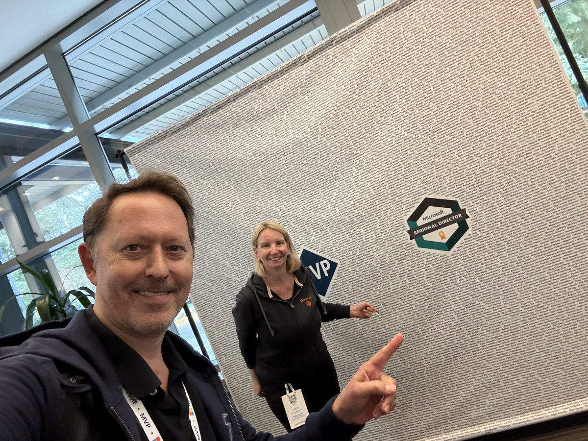 magrom's tweet image. Day4 of #mvpsummit - the Wall with all the community experts who spend a week together to listen, learn and contribute to the community. With @atwork