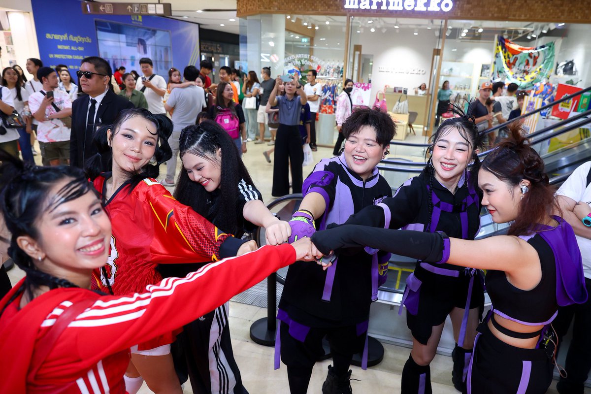 GPS_TrackingU's tweet image. ภาพบรรยากาศงาน Summer Idol Fashion Show Central Ladprao

#GPStrackingyou
#SummerIdolFashionShow
#SummerInvitation
#SummerSunFunFestAtCentral
#เซ็นทรัลลาดพร้าว
#CentralLadprao