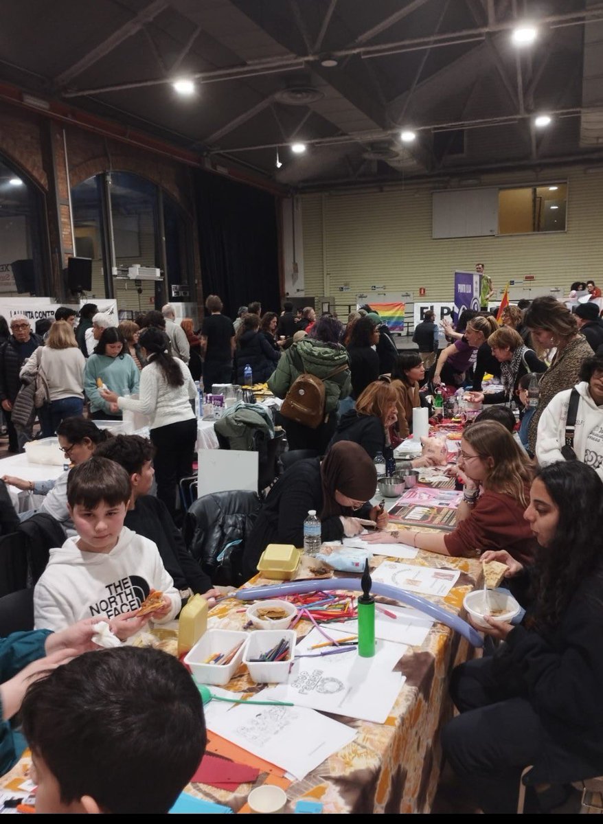 realitat* (@larealitat) on Twitter photo 💢Gran èxit del Festival Antiracista 22M.
✍🏻 Per Pere Fernàndez (<a href="/perenoubarris/">PERE Nou Barris</a>), David Rodríguez Albert (<a href="/drodrialbert/">David Rodriguez</a>).
realitat.cat/2025/03/gran-e… 💢Gran èxit del Festival Antiracista 22M.
✍🏻 Per Pere Fernàndez (<a href="/perenoubarris/">PERE Nou Barris</a>), David Rodríguez Albert (<a href="/drodrialbert/">David Rodriguez</a>).
realitat.cat/2025/03/gran-e…