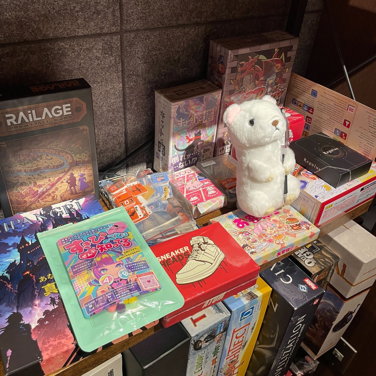 本日の営業は20時に終了いたしました。

明日も道楽塾スペースは13時から営業予定でございます。

ゲームマーケットで入手したボドゲもたくさん置いてありますので、ぜひお立ち寄りください！

レンタルスペースとしての貸切予約は
下記URLから↓
 space.dorakujyuku.com

いちご🍓 
#秋葉原 #アキバ