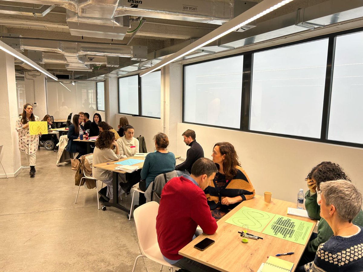 Sareen Sarea (@sareensarea) on Twitter photo 💬 Hoy las redes del #TSSE trabajamos y reflexionamos juntas para construir un discurso común sobre la gobernanza colaborativa
🧩 Porque somos el puente entre las instituciones y las necesidades de la ciudadanía
#Batera <a href="/ColaBoraBora/">ColaBoraBora</a> 💬 Hoy las redes del #TSSE trabajamos y reflexionamos juntas para construir un discurso común sobre la gobernanza colaborativa
🧩 Porque somos el puente entre las instituciones y las necesidades de la ciudadanía
#Batera <a href="/ColaBoraBora/">ColaBoraBora</a>