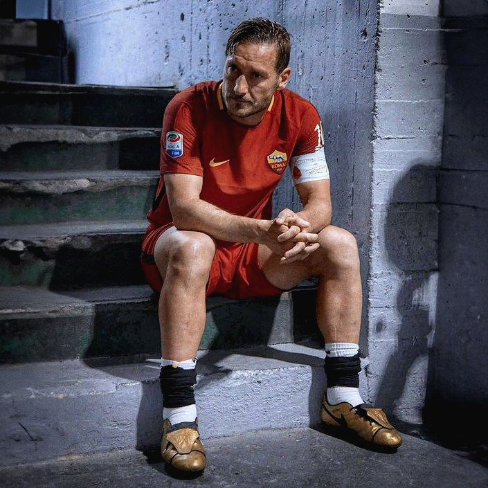 On This Day in 1993 🗓️

Totti made his Roma debut!

He went onto make 786 appearances and score 307 goals.
