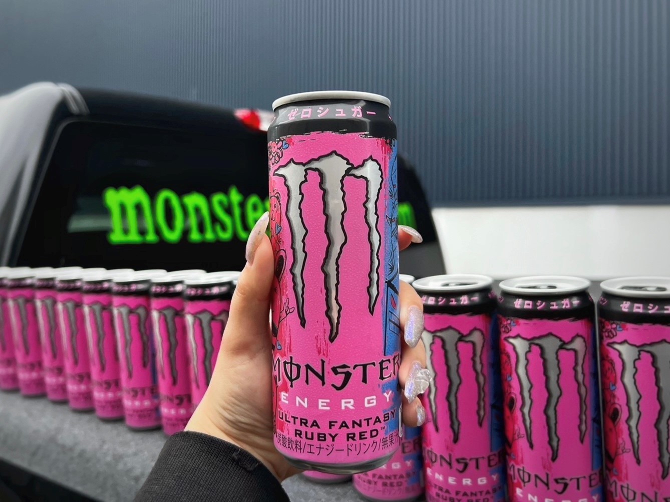 Monster Energy ルビー・レッド15缶&ウルトラ・バイオレット1