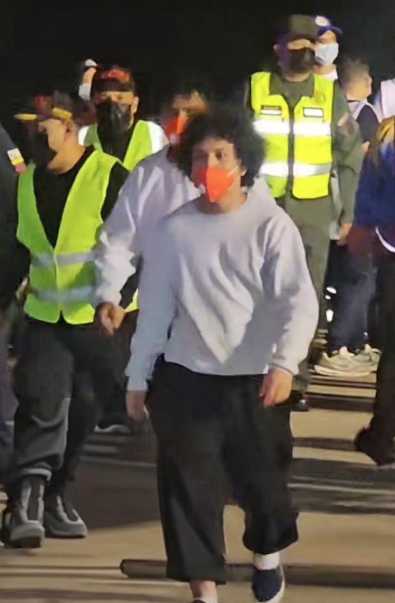 El daño que este individuo le hizo a la comunidad venezolana en Estados Unidos es incalculable. Los venezolanos de bien somos los primeros en querer que expulsen a personajes que se comportan como Leito.