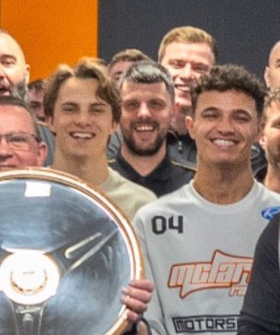 norrstri's tweet image. crumbs!