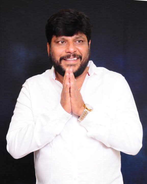 Ayyppan1987's tweet photo. కర్నూలు జిల్లా ఆదోని జనసేన పార్టీ
గత 30 సం||గా మెగాఫ��మిలి నీ నమ్ముకొని మీ అడుగుజాడల్లో నడుస్తూ మా జన సైనికులును నడిపిస్తున్న మా ఆదోని జనసేన పార్టీ ఇంచార్జ్.. #NMallikarjunaMallappa  సేవలను గుర్తించి నామినేట��డ్ పదవిలో ఆయన సముచిత స్థానం కల్పించాలని మనవి.. @PawanKalyan గారు.🙏 https://t.co/B5opZCYuKU