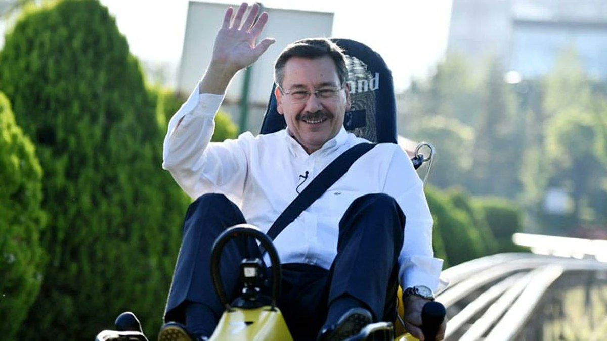 Soruşturma açılmayan 100 dosyada yok yok!

ABB Başkanı Mansur Yavaş'ın, "100'e yakın dosya verdim, Melih Gökçek ifadeye bile çağrılmadı" diyerek ifade ettiği yolsuzluk dosyalarında kamu zararının toplam 3 milyar TL olduğu öğrenildi.

- Teleferik yapımını üstlenen şirkete haksız