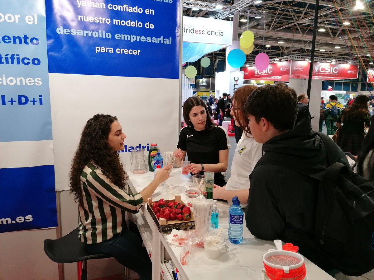 FPCM (@pcmmadrid) on Twitter photo El stand del Parque Científico de Madrid en #MadridEsCiencia está de bote en bote entre la extracción de ADN 🧬 y el rosco de #pasapalabra de <a href="/recipol_red/">Recipol Red</a> con <a href="/FunditecOrg/">Centro Tecnológico Funditec</a>.
Gracias <a href="/madrimasd/">Madri+d</a>
por la oportunidad 😉#SomosPCM El stand del Parque Científico de Madrid en #MadridEsCiencia está de bote en bote entre la extracción de ADN 🧬 y el rosco de #pasapalabra de <a href="/recipol_red/">Recipol Red</a> con <a href="/FunditecOrg/">Centro Tecnológico Funditec</a>.
Gracias <a href="/madrimasd/">Madri+d</a>
por la oportunidad 😉#SomosPCM