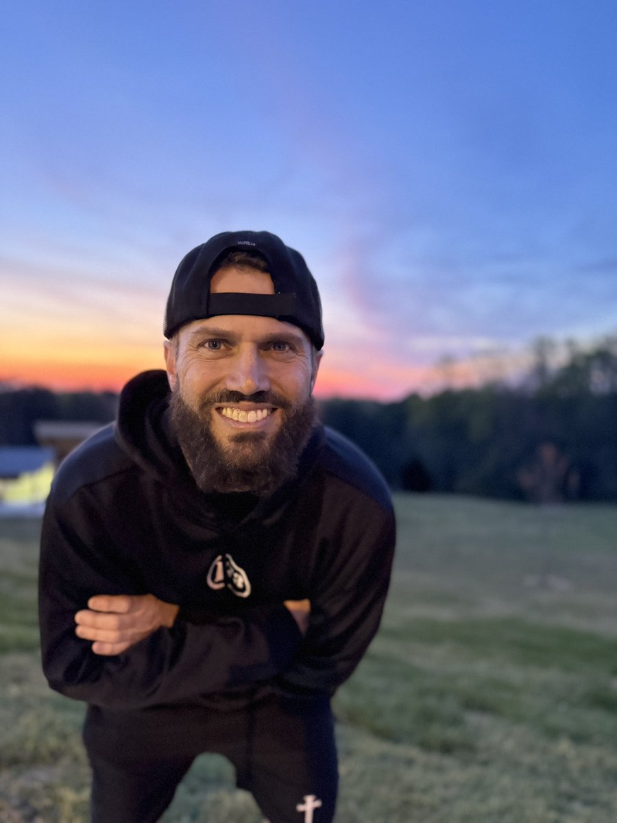sphuga10's tweet image. There is just something about sunrises and sunsets!

“From the rising of the sun to its setting, the name of the Lord is to be praised!”
— Psalm 113:3