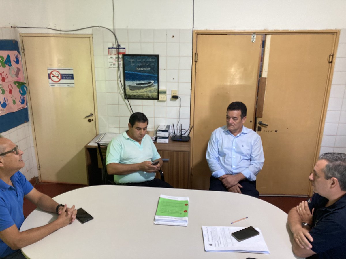 zonanoreste6's tweet photo. Participaron el  Intendente de Pozo Azul , Edgard González y el Intendente de San Pedro Miguel Dos Santos  , esté equipo tecnológico viene fortalecer la prevención y calidad de la salud donde los intendentes y  el Ministerio se encuentran comprometidos trabajando en  equipo. https://t.co/7CR6ZWe8kJ