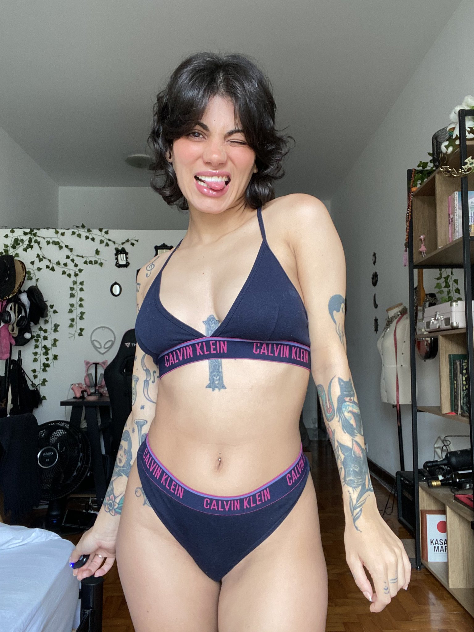 se minha lingerie pudesse falar, ela pediria pra ser tirada bem devagar 😜 https://t.co/vmZYi9cMev