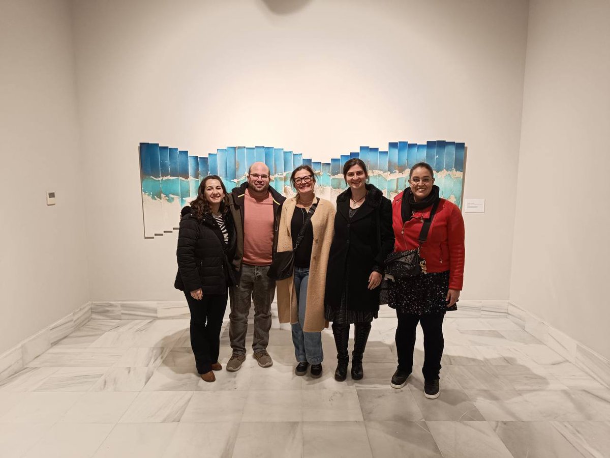 IEO Cádiz (@ieo_cadiz) on Twitter photo La cita se enmarca en la agenda cultural organizada en torno a la exposición Un Paisaje Sumergido de <a href="/Marinagadea1/">Marina Gadea</a>
Hubo quien no quiso perdérsela y allá que fueron nuestras compañeras <a href="/mercurysense/">Yolanda Lucas</a> <a href="/romero_zeneida/">Zeneida Romero</a> <a href="/cjuanval/">Carmen Juan</a> Miriam Sayago y <a href="/rauljimerom/">Raúl Jiménez Romero</a> La cita se enmarca en la agenda cultural organizada en torno a la exposición Un Paisaje Sumergido de <a href="/Marinagadea1/">Marina Gadea</a>
Hubo quien no quiso perdérsela y allá que fueron nuestras compañeras <a href="/mercurysense/">Yolanda Lucas</a> <a href="/romero_zeneida/">Zeneida Romero</a> <a href="/cjuanval/">Carmen Juan</a> Miriam Sayago y <a href="/rauljimerom/">Raúl Jiménez Romero</a>