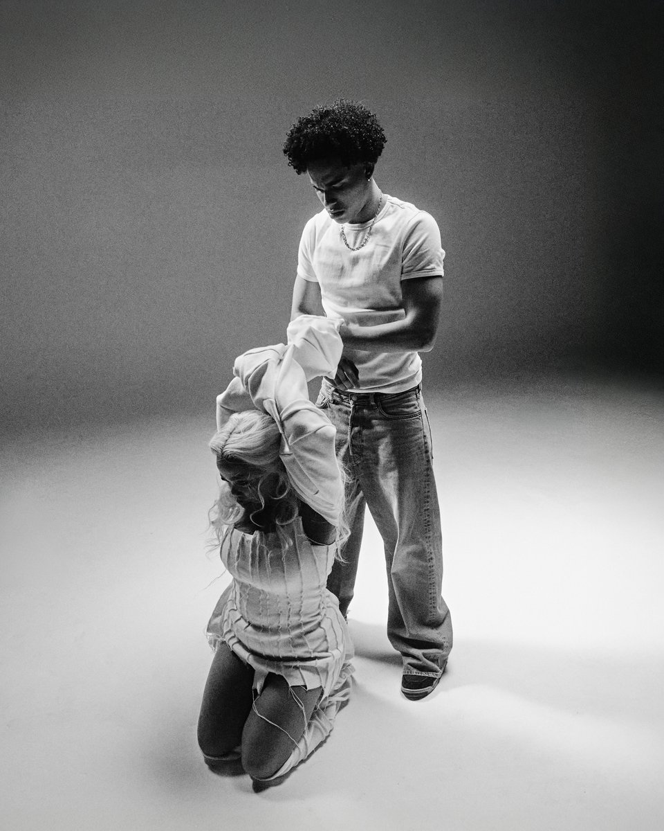 ZoeWeesOfficial's tweet image. I didn’t want to keep this topic a secret. I know so many people go through the same thing, being in a toxic relationship and feeling trapped. If you’re ever in that situation, don’t be afraid to reach out for help. I did. Hello Again will be yours next friday ❤️‍🩹