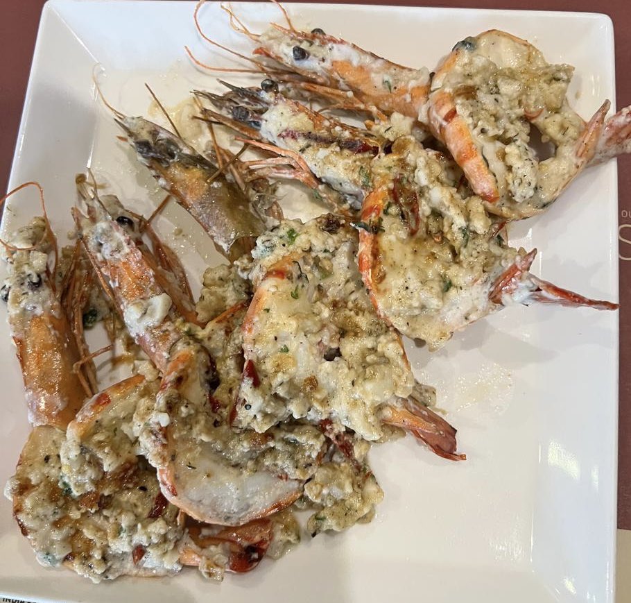 The most delicious food in India today is served at Paragon Restaurant in  Calicut, Kerala. I have admired it since my days as the Collector of  Calicut, and its rise has been, image size:910x869