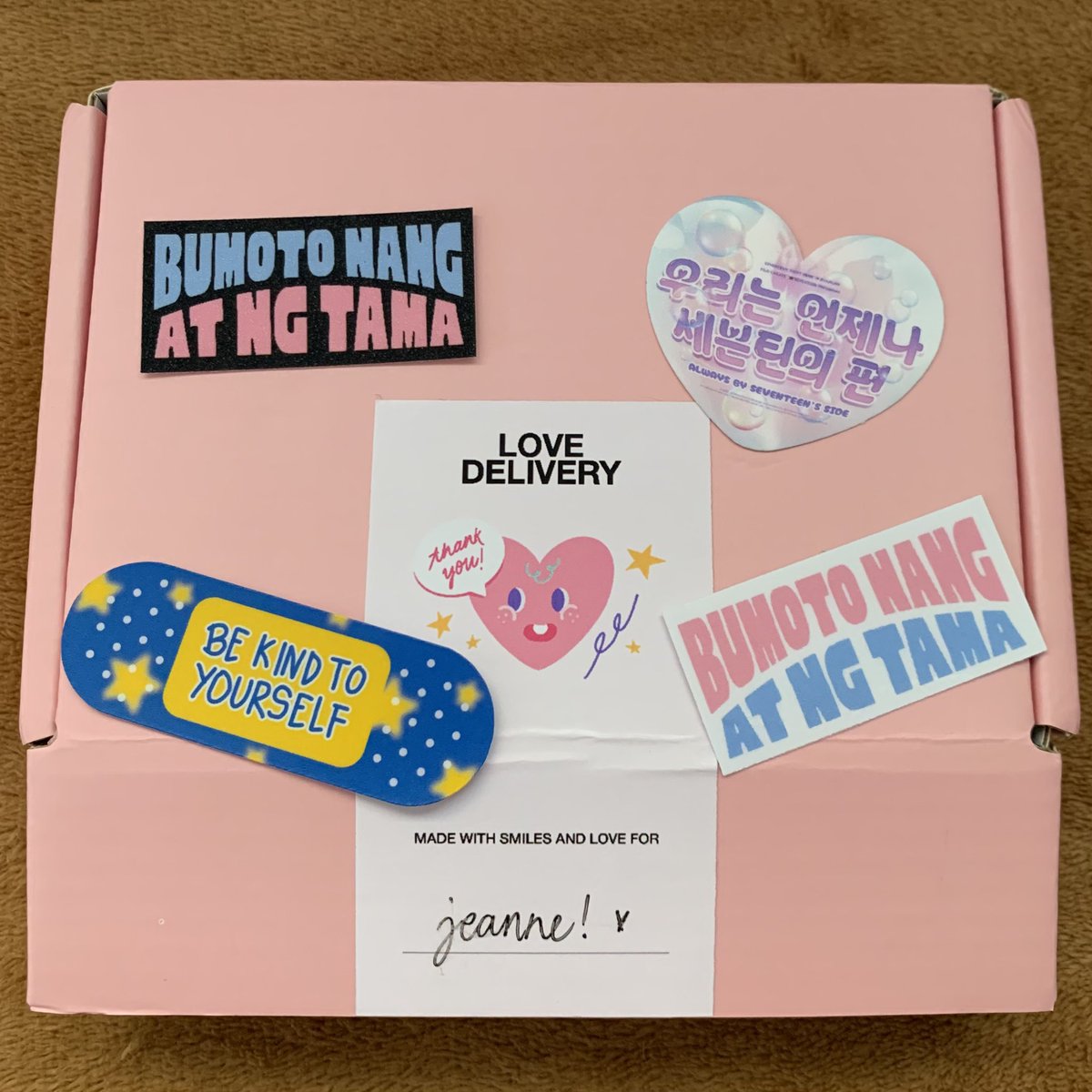 bvkodtangi's tweet photo. #JeanneInTheBox 📮

and tgt we scream, I LOVE U SIRENSITE 💘 punong-puno na naman ang box, ibang klase talaga magmahal 😞 seated na agad sa next collection 🛋️

💌 @sirensite https://t.co/SKGeKCSZ3w