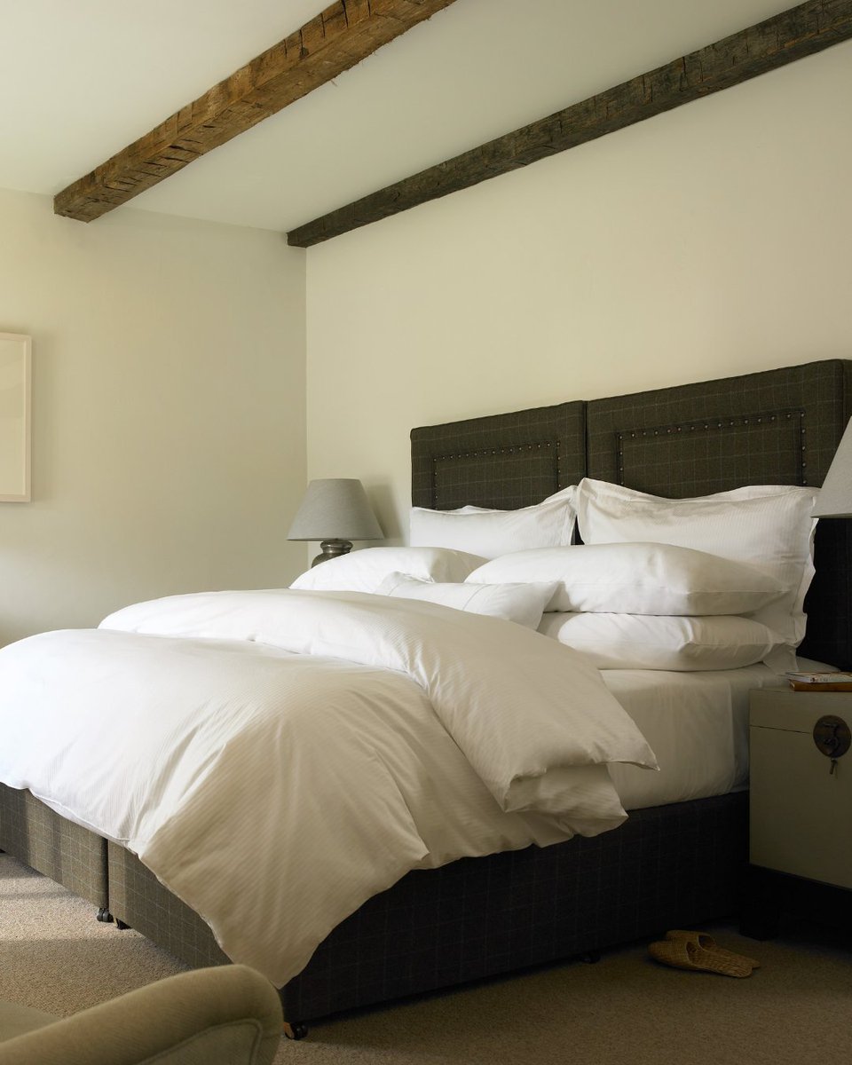 Stay in style! ✨️ Our luxurious suites offer comfort, stunning views, and top-tier amenities. 🔗 Click the link to book your getaway today trumphotels.com/ireland/specia…