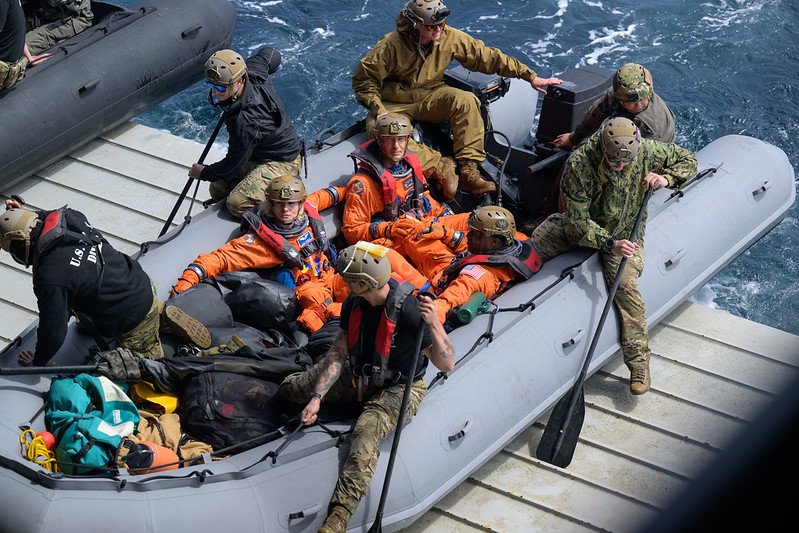 Gabriella I. (@speragire) on Twitter photo More NASA Artemis Underway Recovery Test 12 Photos
<a href="/astro_deniz/">Deniz Burnham</a> , <a href="/Astro_AndreD/">Andre Douglas</a>
<a href="/astro_luca/">Luca Parmitano</a>
<a href="/esa/">European Space Agency</a> <a href="/NASAGroundSys/">NASA's Exploration Ground Systems</a> <a href="/esaspaceflight/">Human Spaceflight</a> #LucaParmitano
📷 Credit (NASA/<a href="/jakowsky/">Joel Kowsky</a> )
flickr.com/photos/nasahqp… More NASA Artemis Underway Recovery Test 12 Photos
<a href="/astro_deniz/">Deniz Burnham</a> , <a href="/Astro_AndreD/">Andre Douglas</a>
<a href="/astro_luca/">Luca Parmitano</a>
<a href="/esa/">European Space Agency</a> <a href="/NASAGroundSys/">NASA's Exploration Ground Systems</a> <a href="/esaspaceflight/">Human Spaceflight</a> #LucaParmitano
📷 Credit (NASA/<a href="/jakowsky/">Joel Kowsky</a> )
flickr.com/photos/nasahqp…