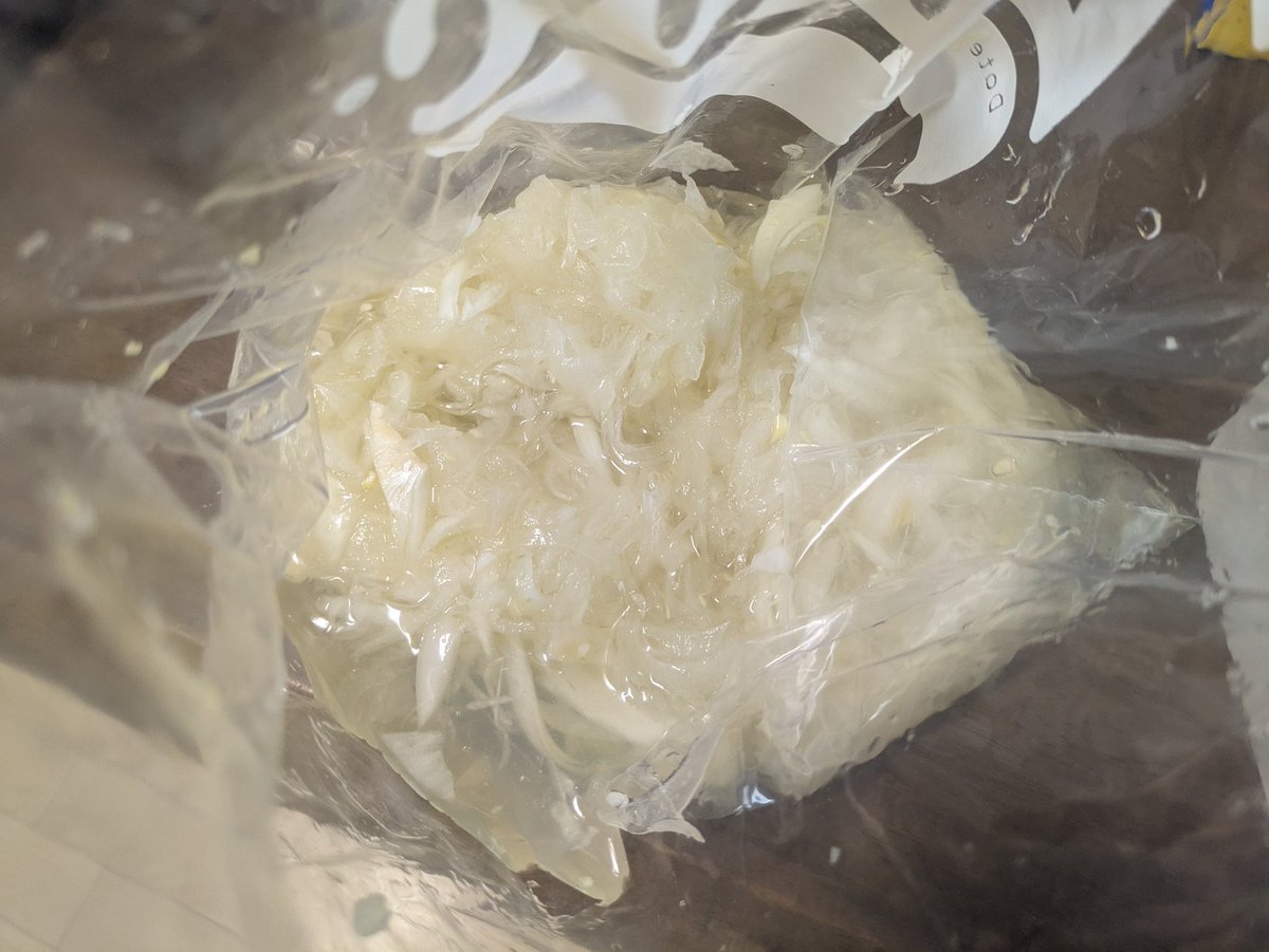 cinamon52688970's tweet image. 無水カレー181日目🍛🍛
で、昨日作った酢タマネギ🩶🧅
#ダイエット垢さんと繋がりたい 
#ダイエットのモチベーション 
#ダイエット一緒に頑張ってくれる人RT 
#ダイエッターさんと繋がりたい 
#ダイエット仲間募集中 
#無水カレー
#ポテト
#じゃがいも
#メークイン
#玄米
#ジャスミン米