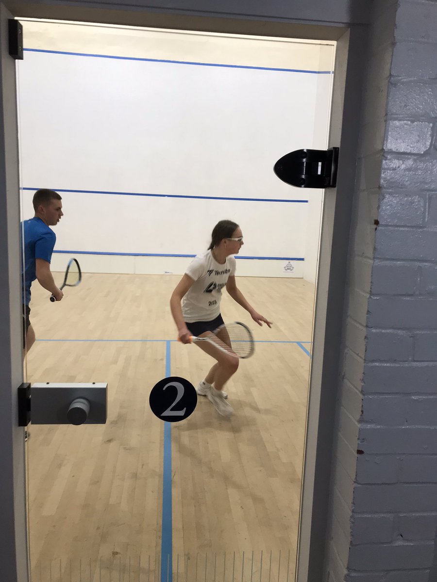 Two current pupils, a recent OM Leaver, a student from St John’s and a youngster at heart… a good mix of four juniors and one former junior 😊 in last night’s Wilts Div 1 league match, with some excellent performances from all the squad resulting in a 4-1 win 👏🏼👌🏼💪🏼