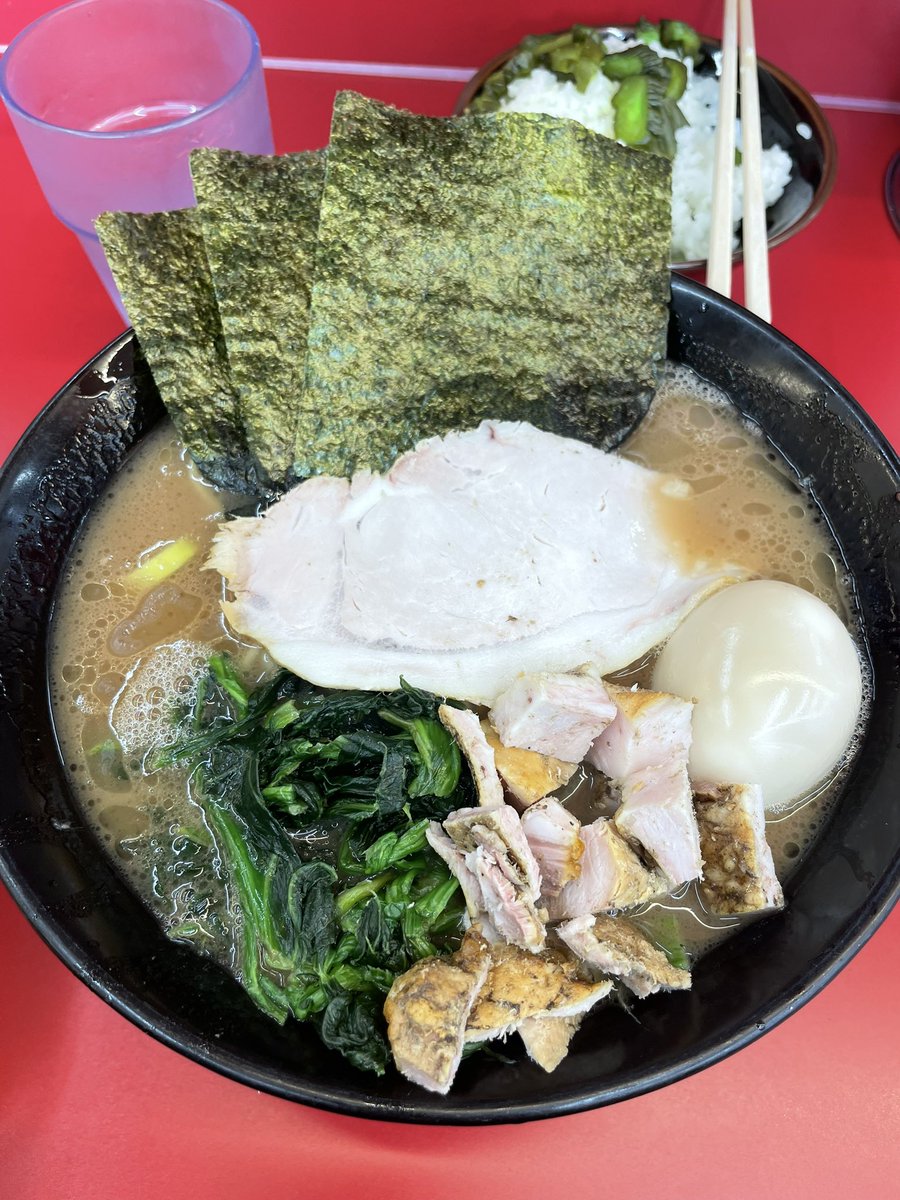 ryoCarlsson's tweet photo. 2日連チャン宮里家でゲンさんのラーメン
最高でした☺️☺️また明日って言ってもらえるようになりとても嬉しいです！ https://t.co/yZO5eF8Kr0