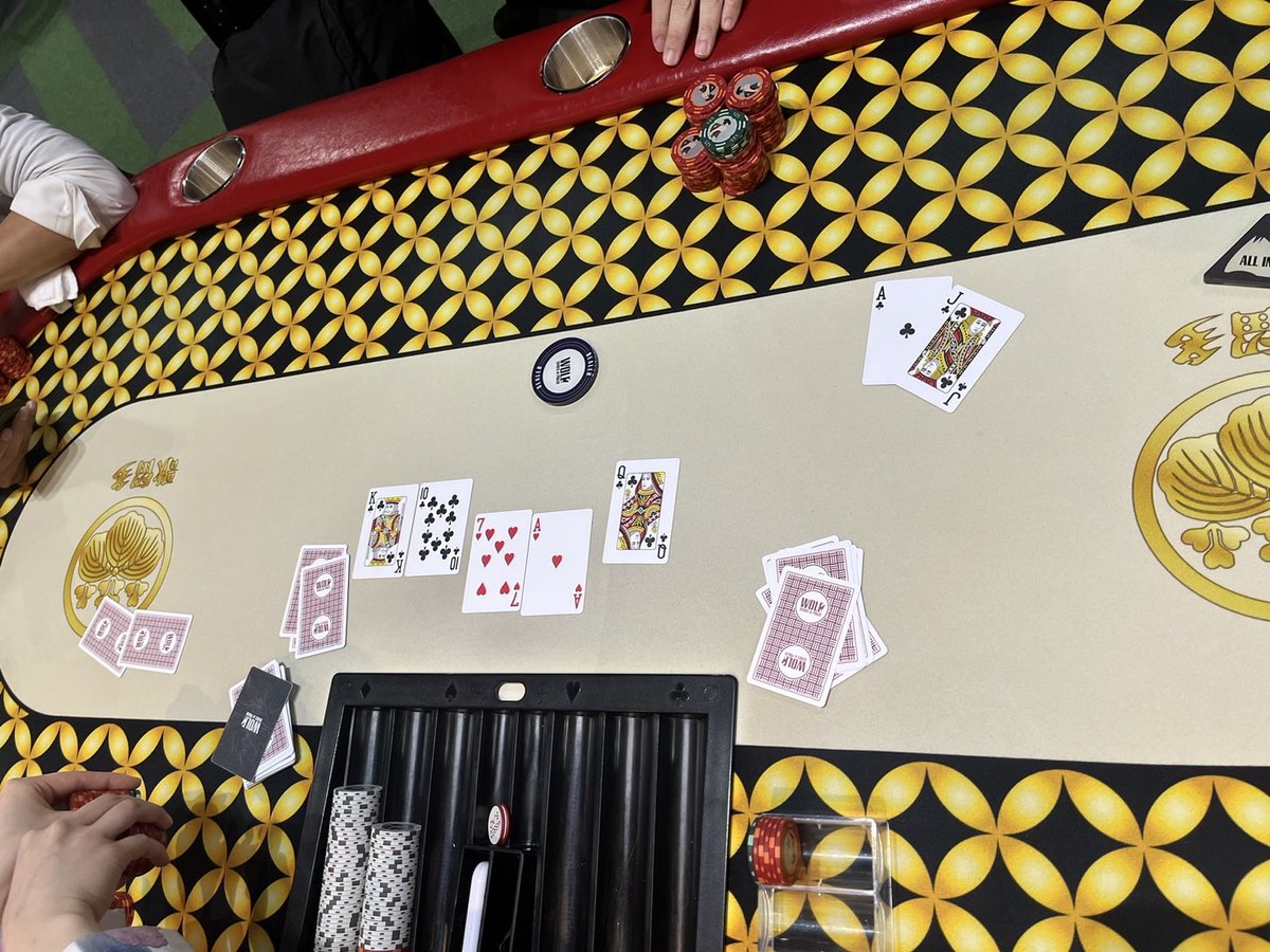 ／
HIGH HAND BONUS速報‼️
#ロイヤルフラッシュ完成✨
＼

$2-$5リングゲームにてロイヤルフラッシュが出ました💁‍♀️
人生でも1度あるかないかと言われるハンド✨

けいご様おめでとうございます🎉
¥10,000分のカルタドル獲得です✨

HIGH HAND BONUSに関しては👇
bio.site/carta_poker