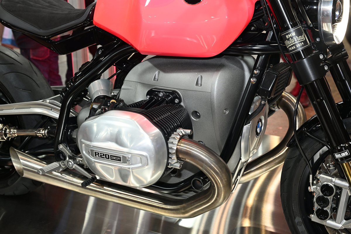 responsejp's tweet photo. BMW、空油冷式ビッグボクサー搭載ロードスター『R20コンセプト』を日本初公開…東京モーターサイクルショー2025
https://t.co/obdTMrcvVc

#バイク #新型車 #BMW #モトラッド #東京モーターサイクルショー2025 https://t.co/CN6gquEjvO